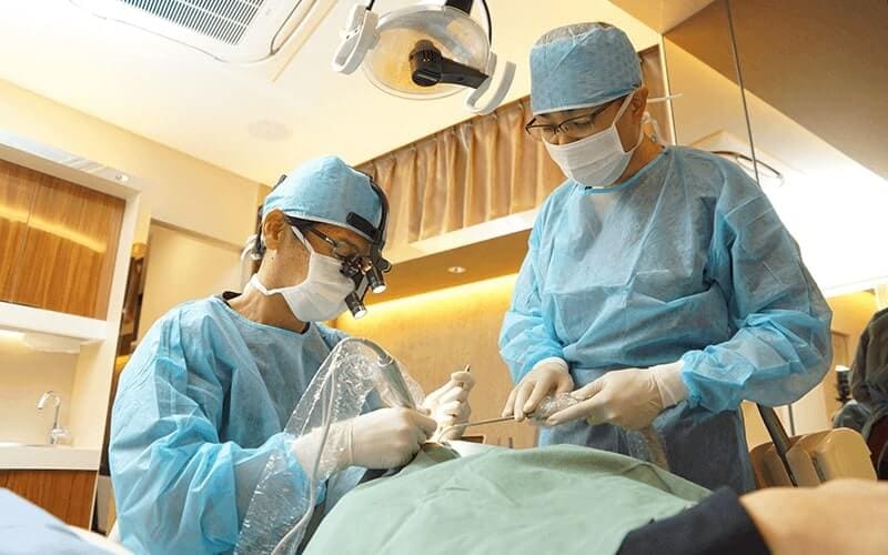 院内感染を防ぐ：インプラントなど外科手術は休診日に行っています 